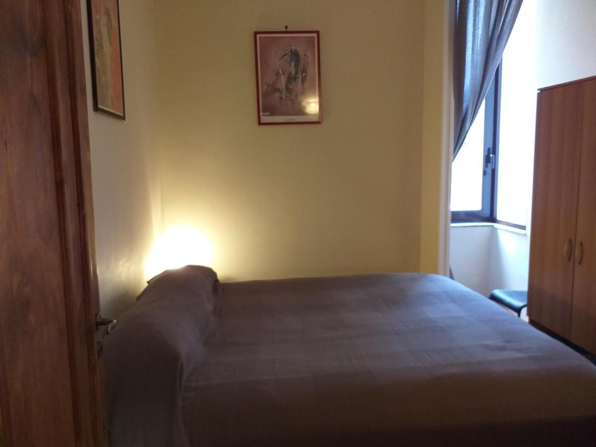 Relax In Centro Bed and Breakfast Napoli Esterno foto